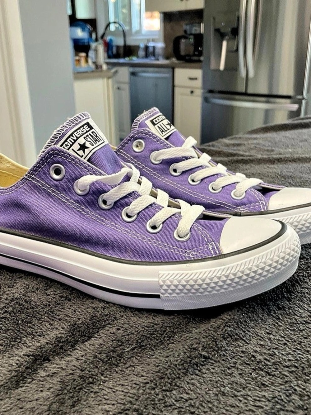 Converse Chuck Taylor All Star Low Top Purple & White Sneakers US 5 Men 7 women